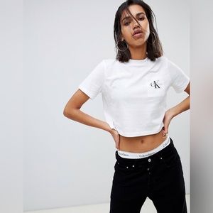 Calvin Klein Jeans cropped t shirt with pocket logo size XS